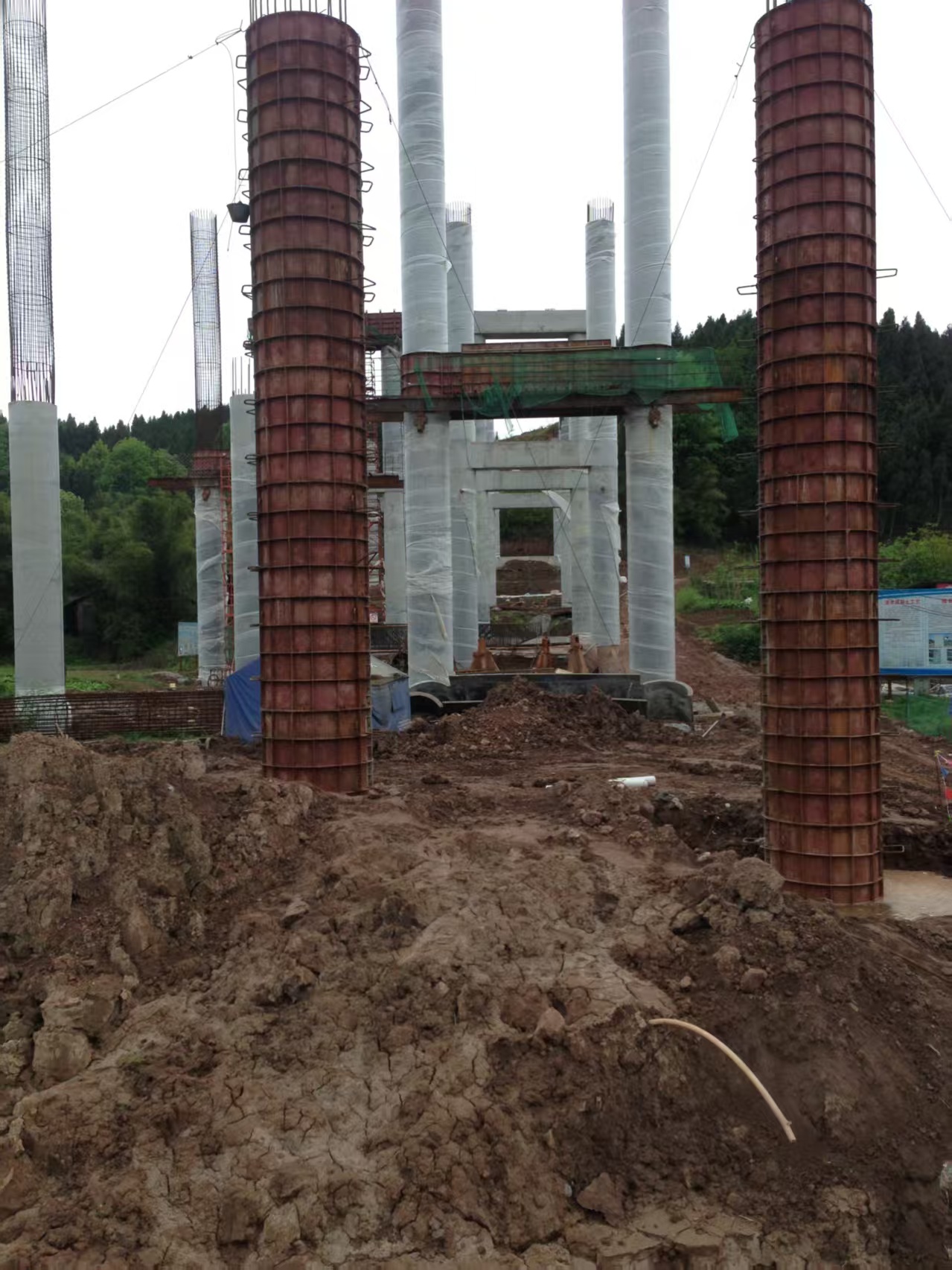 圆柱模工地现场